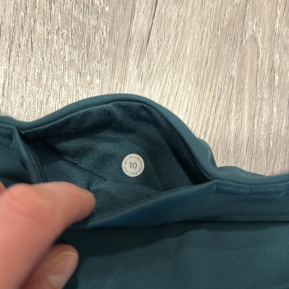 lululemon Align Joggers - Picture 2 of 5